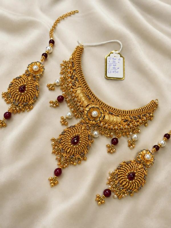 Noor-e-Aroos Ruby Bridal Set