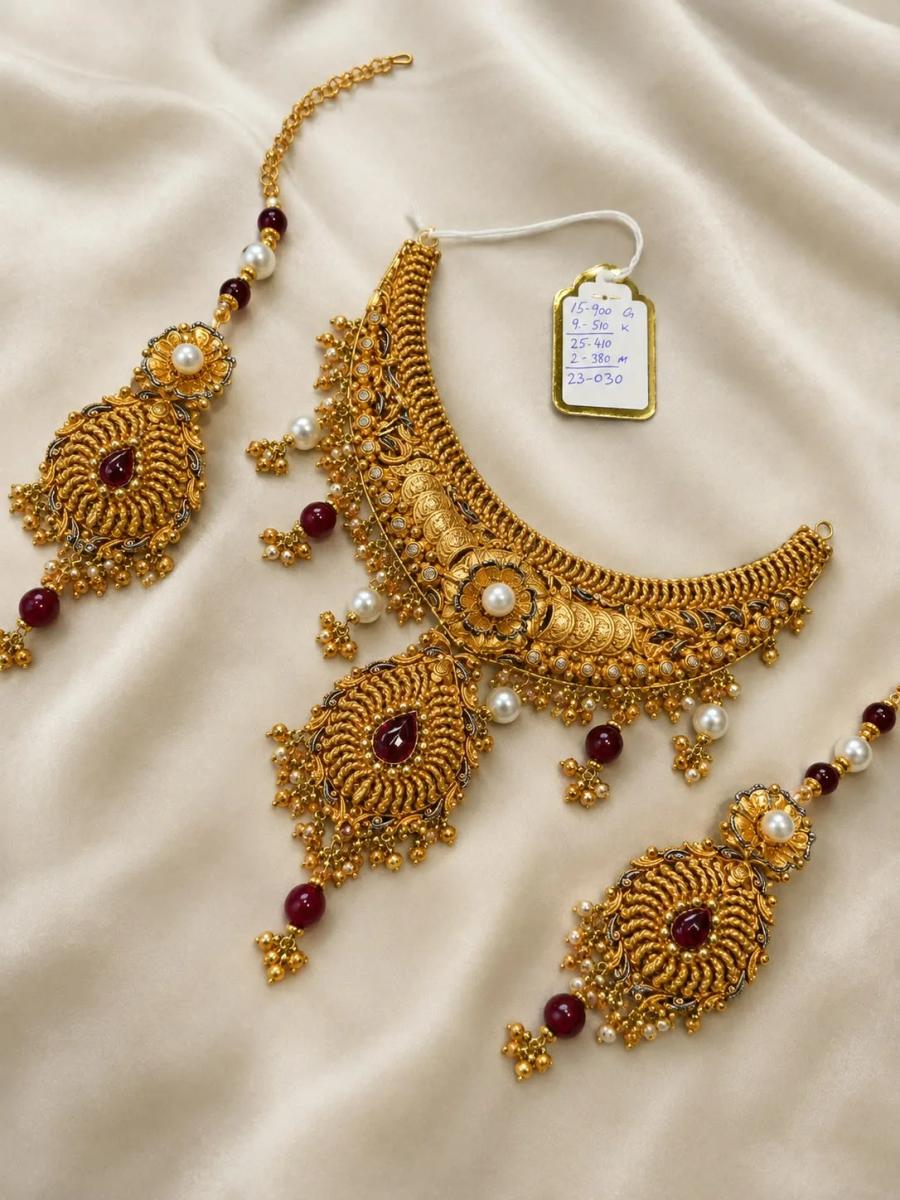 Noor-e-Aroos Ruby Bridal Set